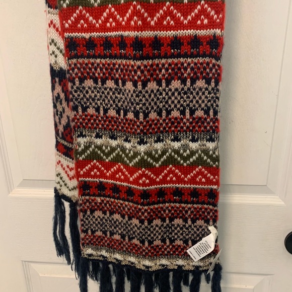 Women’s NWT Winter Scarf from Maurice’s - Picture 2 of 6
